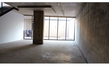 ARRIENDO Local Comercial, 217,54 m2 Nivel Calle + 196,91 m2 Subt. Vitacura