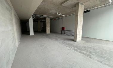 ARRIENDO Local Comercial, 217,54 m2 Nivel Calle + 196,91 m2 Subt. Vitacura