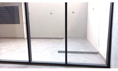 ARRIENDO Local Comercial, 217,54 m2 Nivel Calle + 196,91 m2 Subt. Vitacura