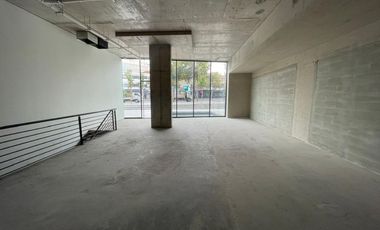 ARRIENDO Local Comercial, 217,54 m2 Nivel Calle + 196,91 m2 Subt. Vitacura