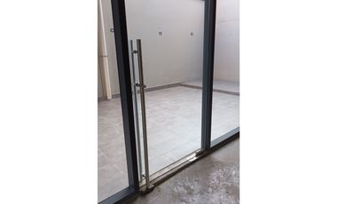 ARRIENDO Local Comercial, 217,54 m2 Nivel Calle + 196,91 m2 Subt. Vitacura