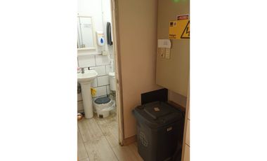 ARRIENDO Local Comercial 105,18 m2, Strip Center, Recoleta