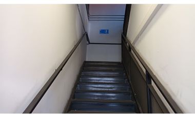 ARRIENDO Local Comercial 105,18 m2, Strip Center, Recoleta