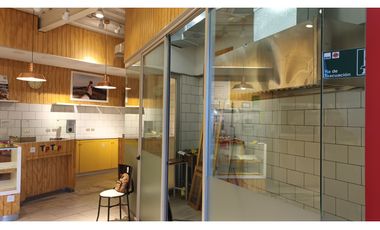 ARRIENDO Local Comercial 105,18 m2, Strip Center, Recoleta