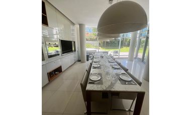 Muy buena vista a la mansa, full amenities