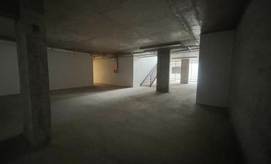 ARRIENDO Local Comercial, 196,91 m2 Subterráneo. Vitacura