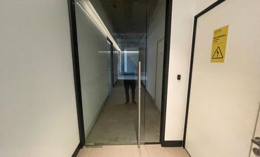 ARRIENDO Local Comercial, 196,91 m2 Subterráneo. Vitacura