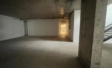 ARRIENDO Local Comercial, 196,91 m2 Subterráneo. Vitacura
