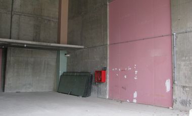 Local Comercial, 149,36 m2 + 27,63 m2 de Altillo, Metro Irarrázaval, Ñuñoa