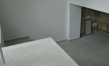 ARRIENDO Local comercial  511,81 m2 + 125,94 m2 de Oficina - Metro El Golf