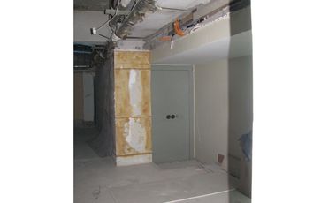 ARRIENDO Local comercial  511,81 m2 + 125,94 m2 de Oficina - Metro El Golf