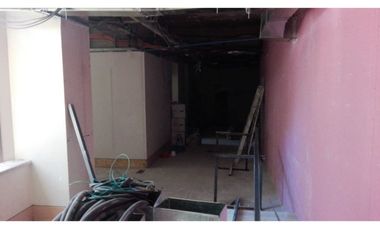 ARRIENDO Local comercial  511,81 m2 + 125,94 m2 de Oficina - Metro El Golf