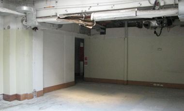 ARRIENDO Local comercial  511,81 m2 + 125,94 m2 de Oficina - Metro El Golf