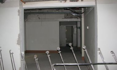 ARRIENDO Local comercial  511,81 m2 + 125,94 m2 de Oficina - Metro El Golf