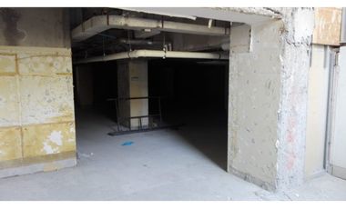 ARRIENDO Local comercial  511,81 m2 + 125,94 m2 de Oficina - Metro El Golf