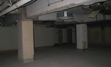 ARRIENDO Local comercial  511,81 m2 + 125,94 m2 de Oficina - Metro El Golf