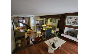 HERMOSA CASA DE DOS PLANTAS - CATEGORÍA PREMIUM