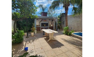 HERMOSA CASA DE DOS PLANTAS - CATEGORÍA PREMIUM