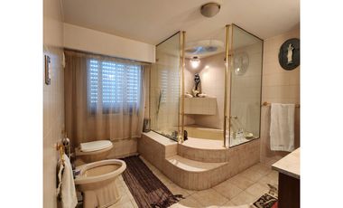 HERMOSA CASA DE DOS PLANTAS - CATEGORÍA PREMIUM