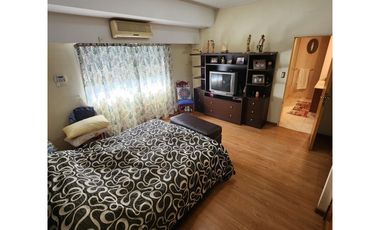 HERMOSA CASA DE DOS PLANTAS - CATEGORÍA PREMIUM