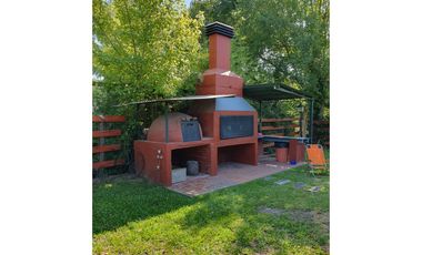 Casa quinta en Barrio Montemar - Calle Los tordos al 300