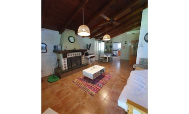 Casa quinta en Barrio Montemar - Calle Los tordos al 300