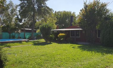 Casa quinta en Barrio Montemar - Calle Los tordos al 300