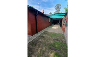 Casa quinta en Barrio Montemar - Calle Los tordos al 300