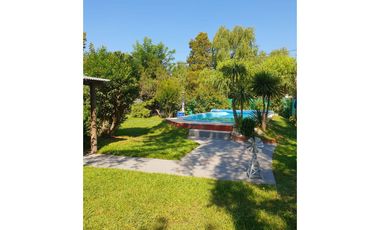 Casa quinta en Barrio Montemar - Calle Los tordos al 300