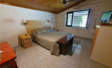 Casa quinta en Barrio Montemar - Calle Los tordos al 300