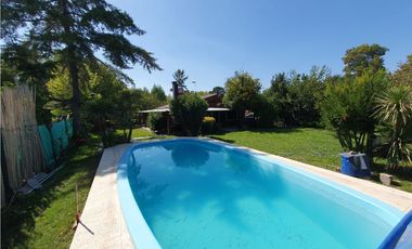 Casa quinta en Barrio Montemar - Calle Los tordos al 300