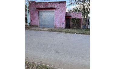 Galpón ubicado en la esquina de Belgrano y Azara
