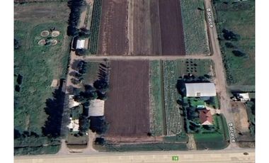 VENDE IMPORTANTE FRACCION EN PEREZ