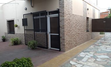 Casa 3 amb en planta baja Moron Sur