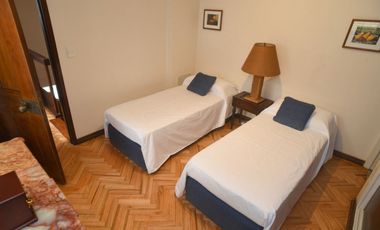 Plaza San Martìn, M.T.de Alvear 500, pisos 22 y 23, 6 amb, 230m2, u$s 4,200 + luz + gas. (TEMPORARIO 3 MESES MIN)