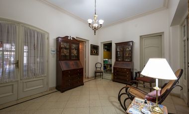 Urquiza 1469 - Casa Ideal Instituciones - Venta