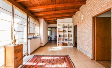 VENTA CASA COUNTRY LOS ALAMOS. 3 DORMITORIOS . ESCRITORIO . PISCINA. LOTE 1600 M2 . EXCELENTE ENTORNO. SEGURIDAD