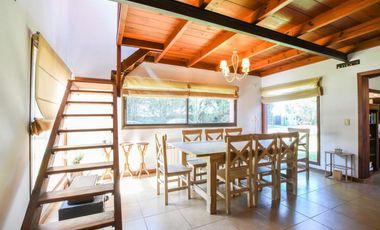 VENTA CASA COUNTRY LOS ALAMOS. 3 DORMITORIOS . ESCRITORIO . PISCINA. LOTE 1600 M2 . EXCELENTE ENTORNO. SEGURIDAD