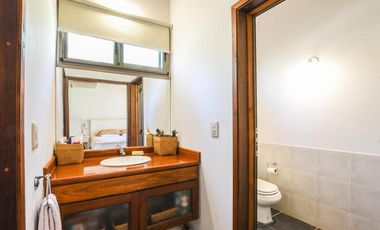 VENTA CASA COUNTRY LOS ALAMOS. 3 DORMITORIOS . ESCRITORIO . PISCINA. LOTE 1600 M2 . EXCELENTE ENTORNO. SEGURIDAD