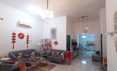 TURUN HARGA ! Dijual rumah Jl. Tanjung Raya 2 - Royal Mansion