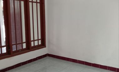 rumah luas bersih rapi dekat bamdara dan jln adi sucipto