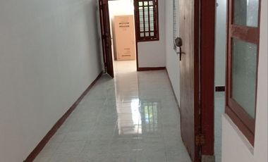 rumah luas bersih rapi dekat bamdara dan jln adi sucipto