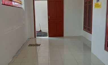 rumah luas bersih rapi dekat bamdara dan jln adi sucipto