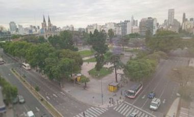 ( CONSTITUCION) ,3AMB, FRENTE, BUENA UBICACIÒN,Y ESTADO GENERAL DOBLE BALCON, VISTA PAORAMICA