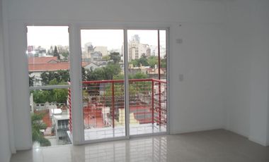 CABALLITO NORTE DUPLEX 2 AMB COCHERA TERRAZA OPCIONAL  EXCELENTE .-