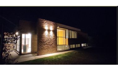 Casa en Pueblo Esther Parque Vernaza