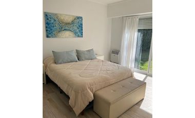 CASA EN VENTA LOS ALAMOS CLUB DE CAMPO. EXCELENTE UBICACION. LOTE 1350 m2.