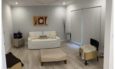 CASA EN VENTA LOS ALAMOS CLUB DE CAMPO. EXCELENTE UBICACION. LOTE 1350 m2.