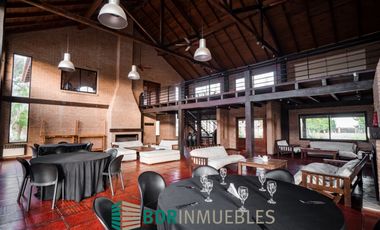 CASA EN VENTA LOS ALAMOS CLUB DE CAMPO. EXCELENTE UBICACION. LOTE 1350 m2.