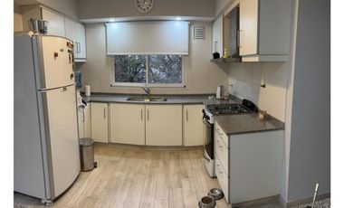 CASA EN VENTA LOS ALAMOS CLUB DE CAMPO. EXCELENTE UBICACION. LOTE 1350 m2.